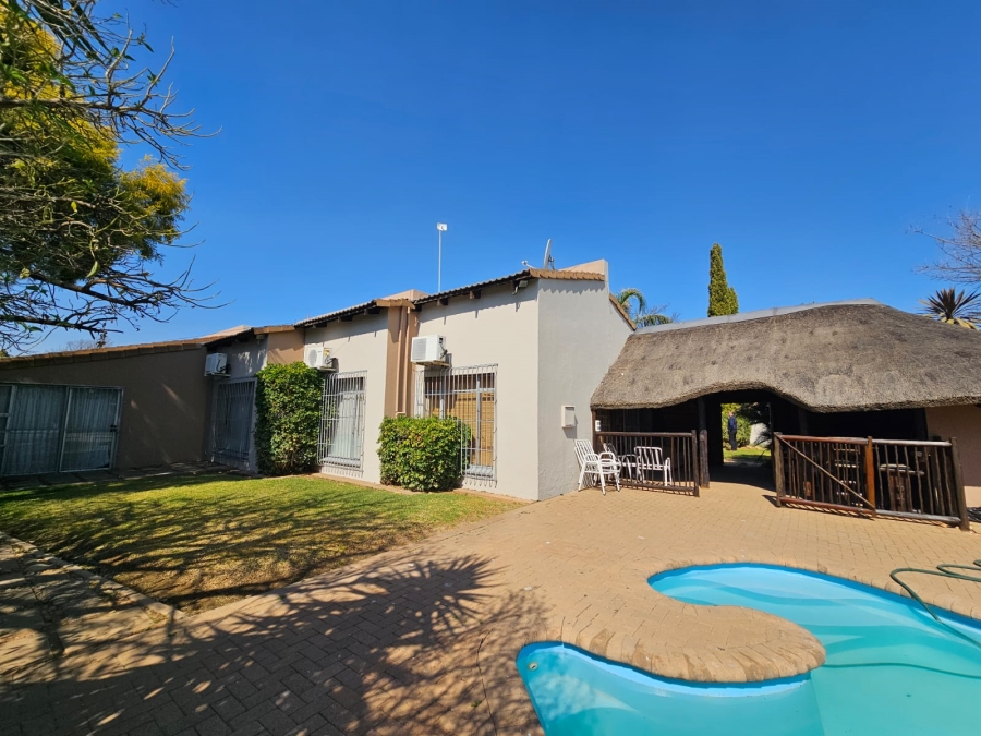 5 Bedroom Property for Sale in Riebeeckstad Free State